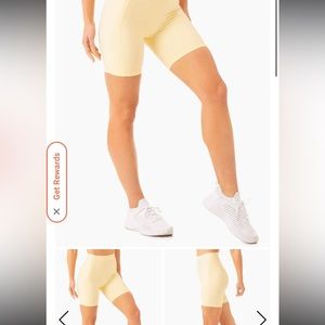 LEVEL UP HIGH WAISTED SCRUNCH SHORTS size small